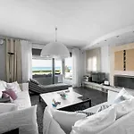 Glamour By Luxlikehome